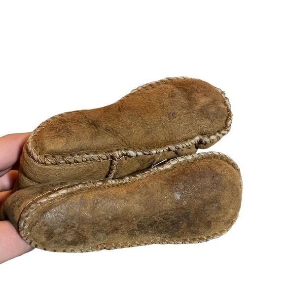 Ugg Erin Baby Slippers - Picture 2 of 5